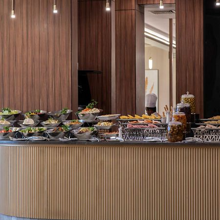 Warwick Al Jubail Hotel Exteriér fotografie