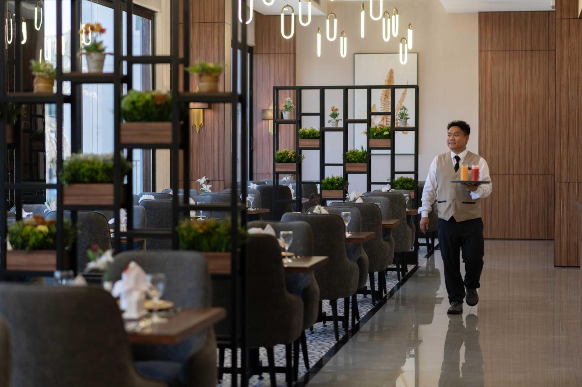 Warwick Al Jubail Hotel Exteriér fotografie